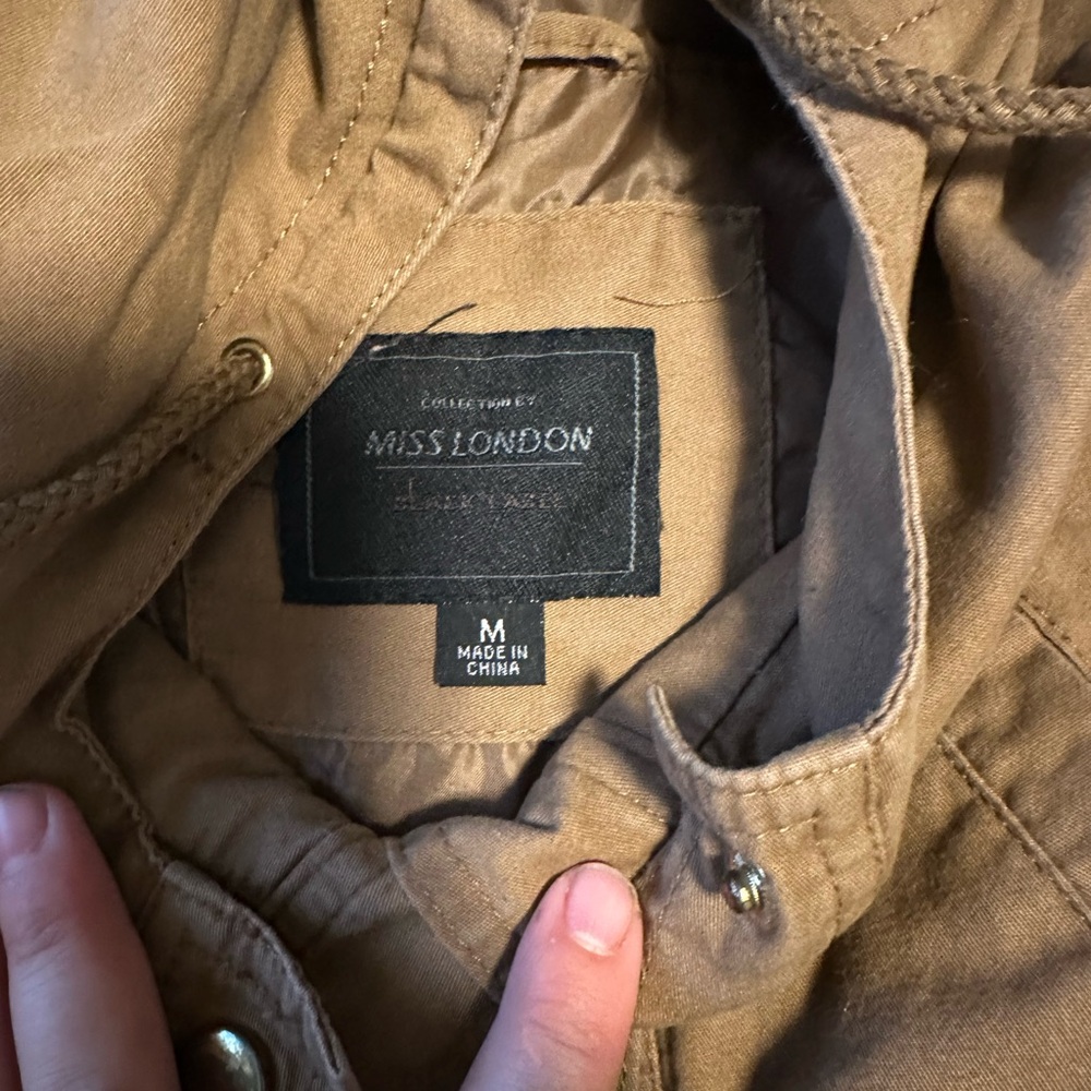 Light weight Cargo Jacket - Picture 3 of 3